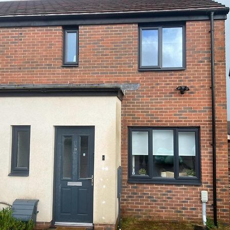 Village House St Mellons - Close To A48 And M4 カーディフ エクステリア 写真