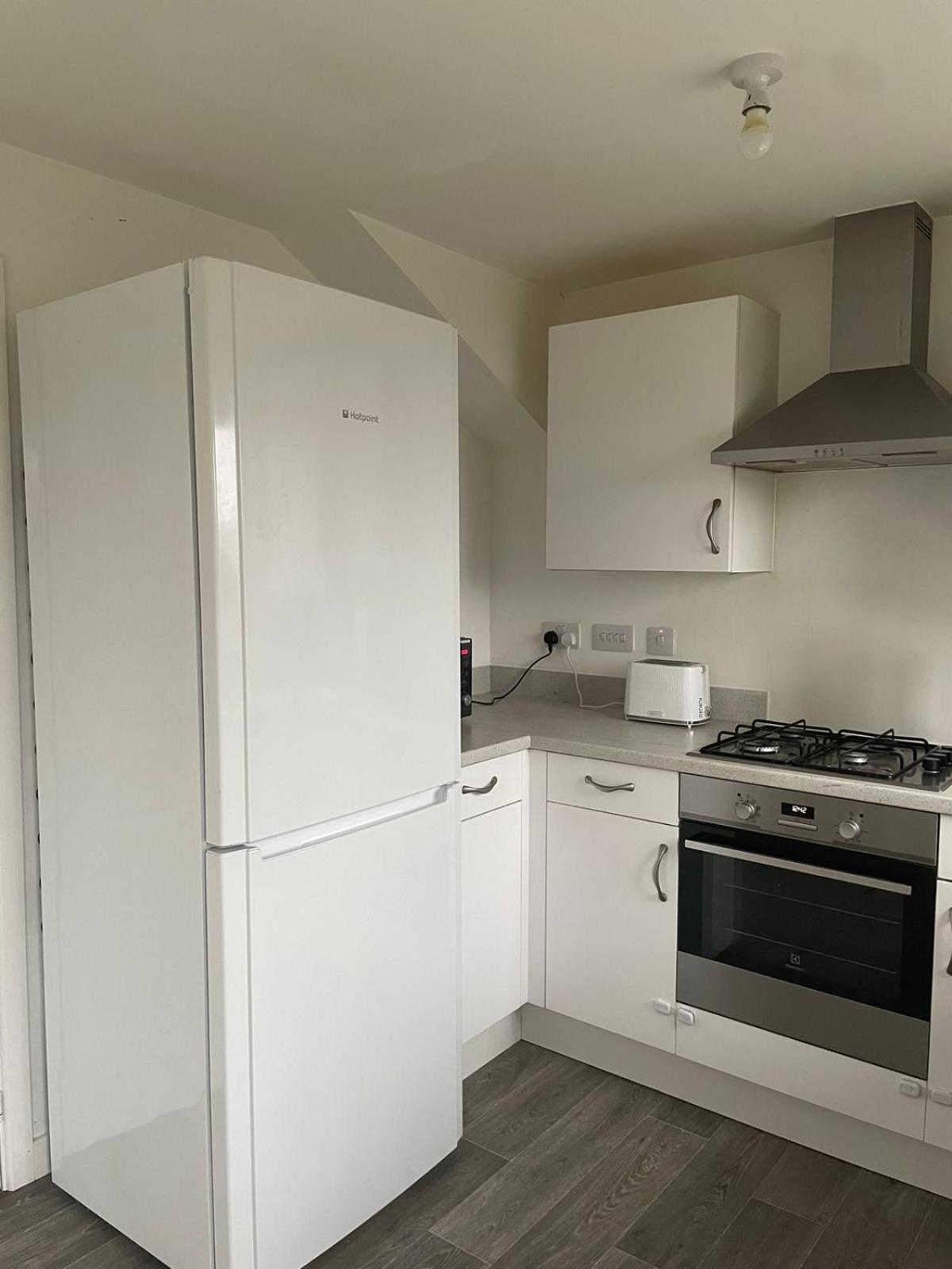 Village House St Mellons - Close To A48 And M4 カーディフ エクステリア 写真