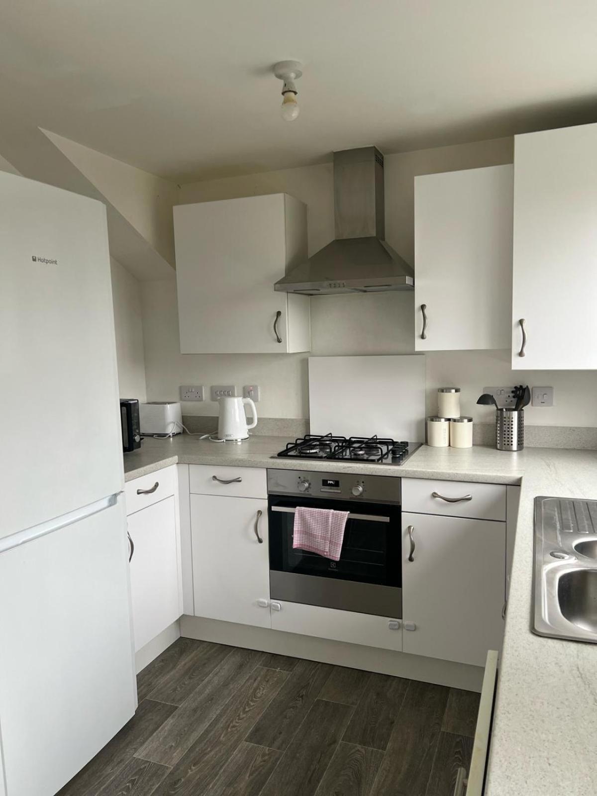 Village House St Mellons - Close To A48 And M4 カーディフ エクステリア 写真